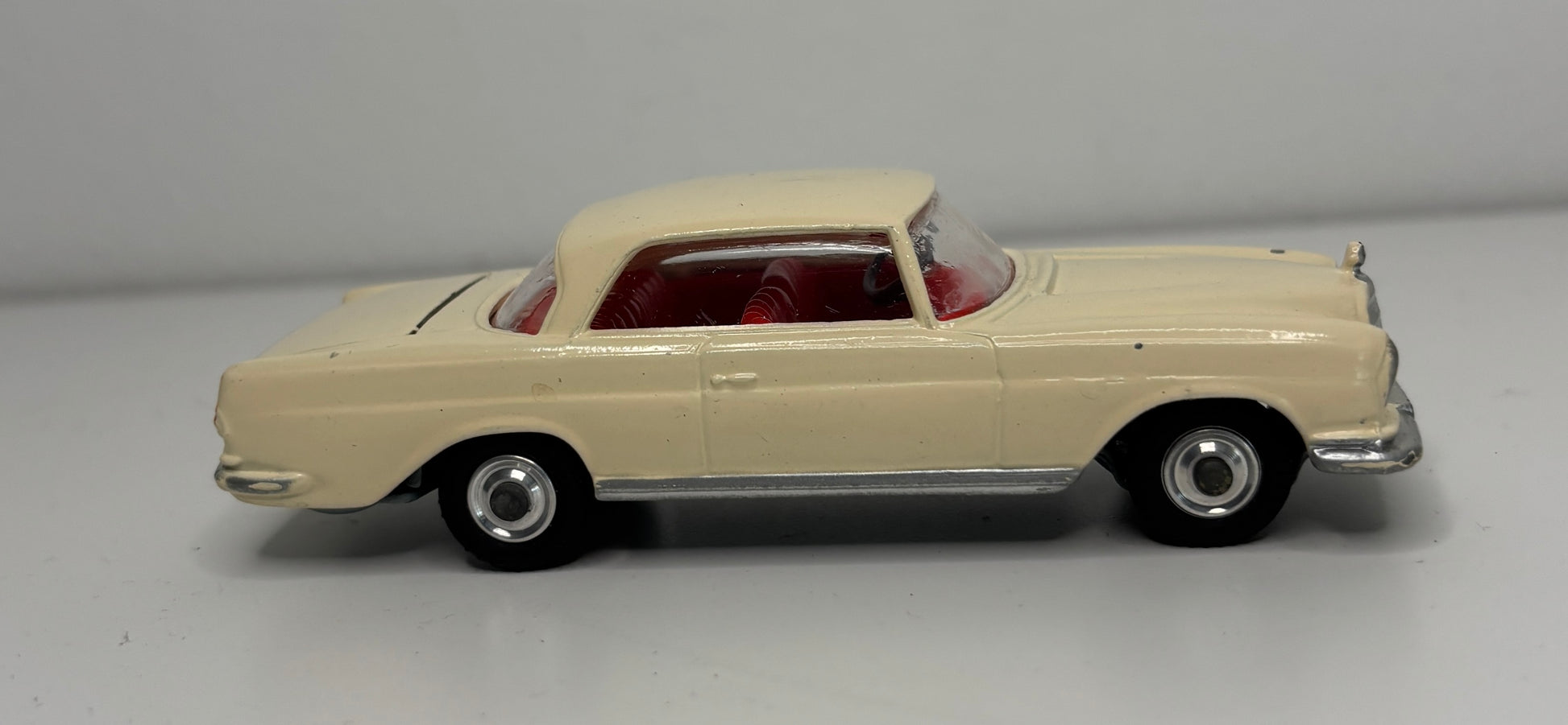 Corgi Toys Mercedes Benz 220 SE Die-Cast Car 230