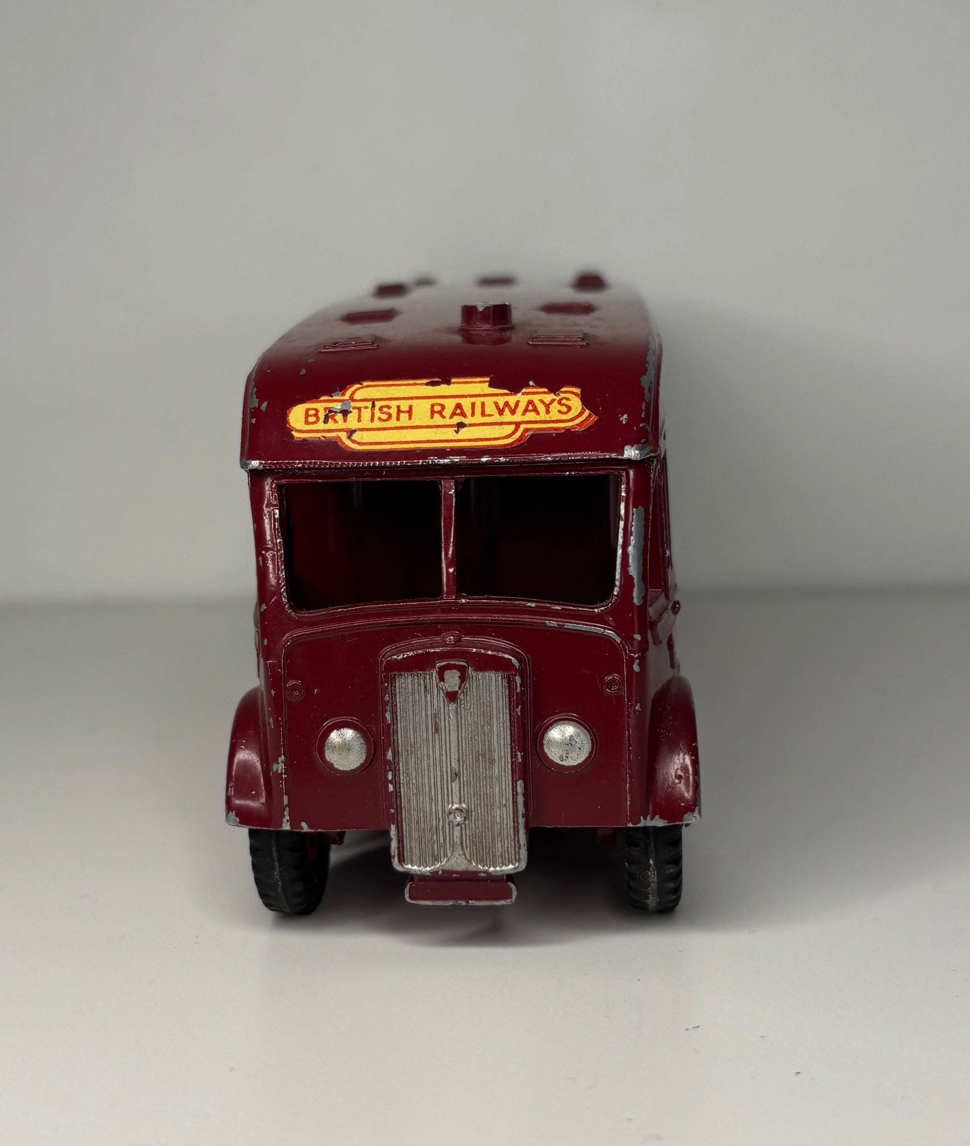 Dinky Supertoys 981 British Railways Horse Box