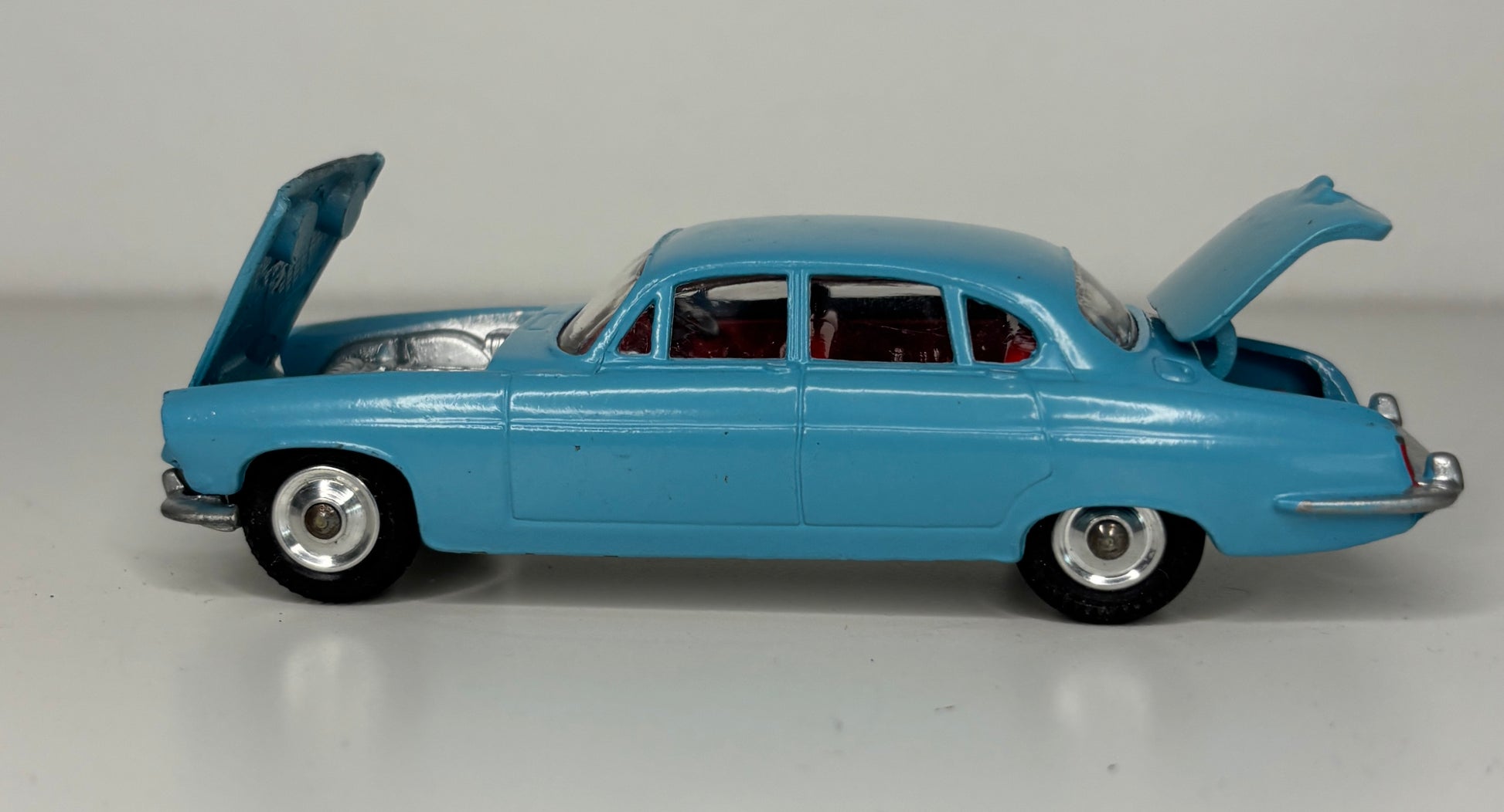 Corgi Toys Jaguar Mark X Saloon Die-Cast Car 238