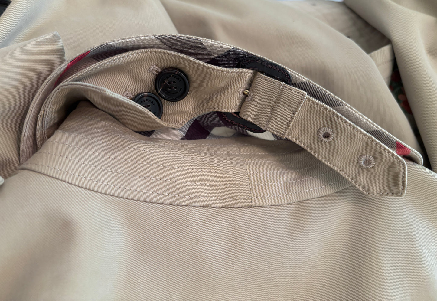 Burberry The Kensington Men's Trench Coat Medium