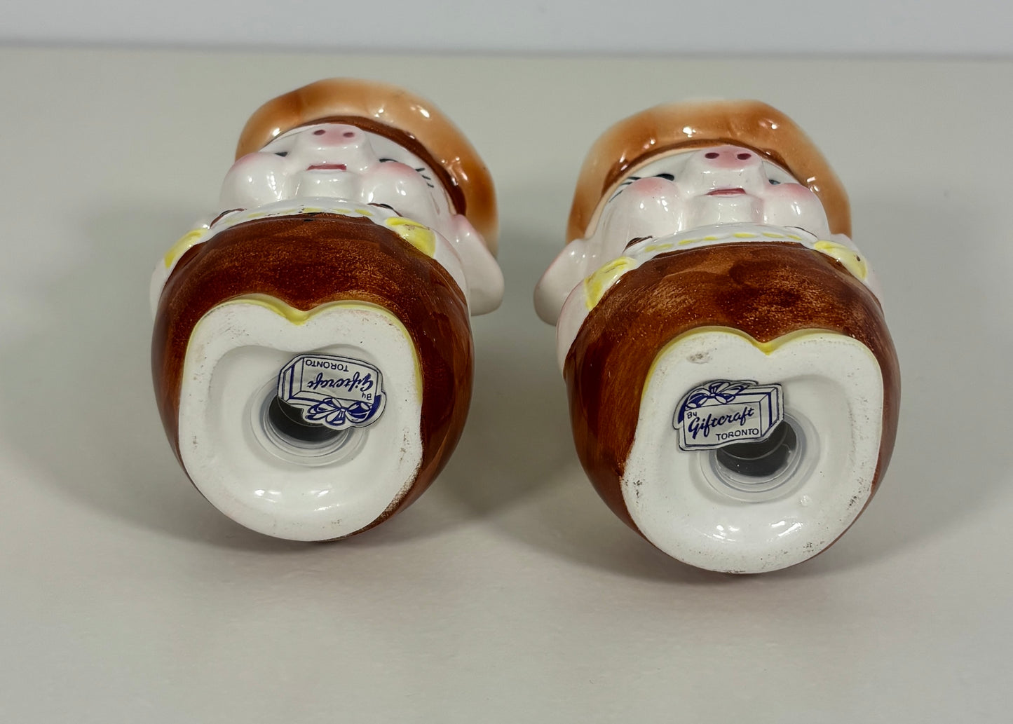 Giftcraft Canada Pig Shaped Salt and Pepper Shakers