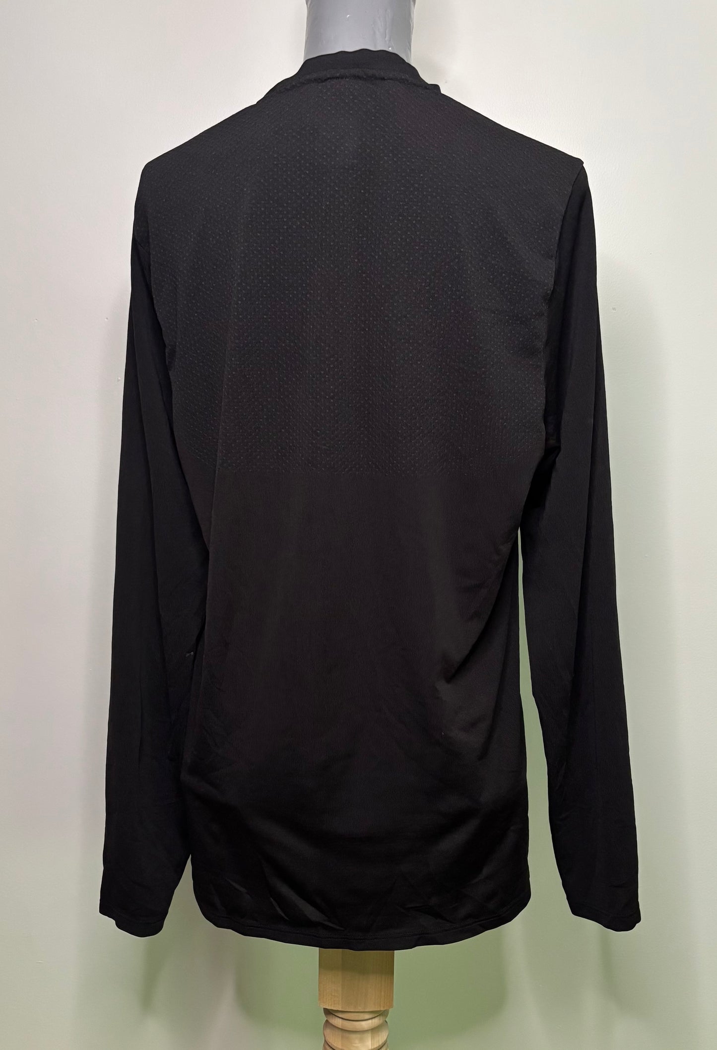 Black Gymshark Long Sleeve Performance Shirt Adult Medium