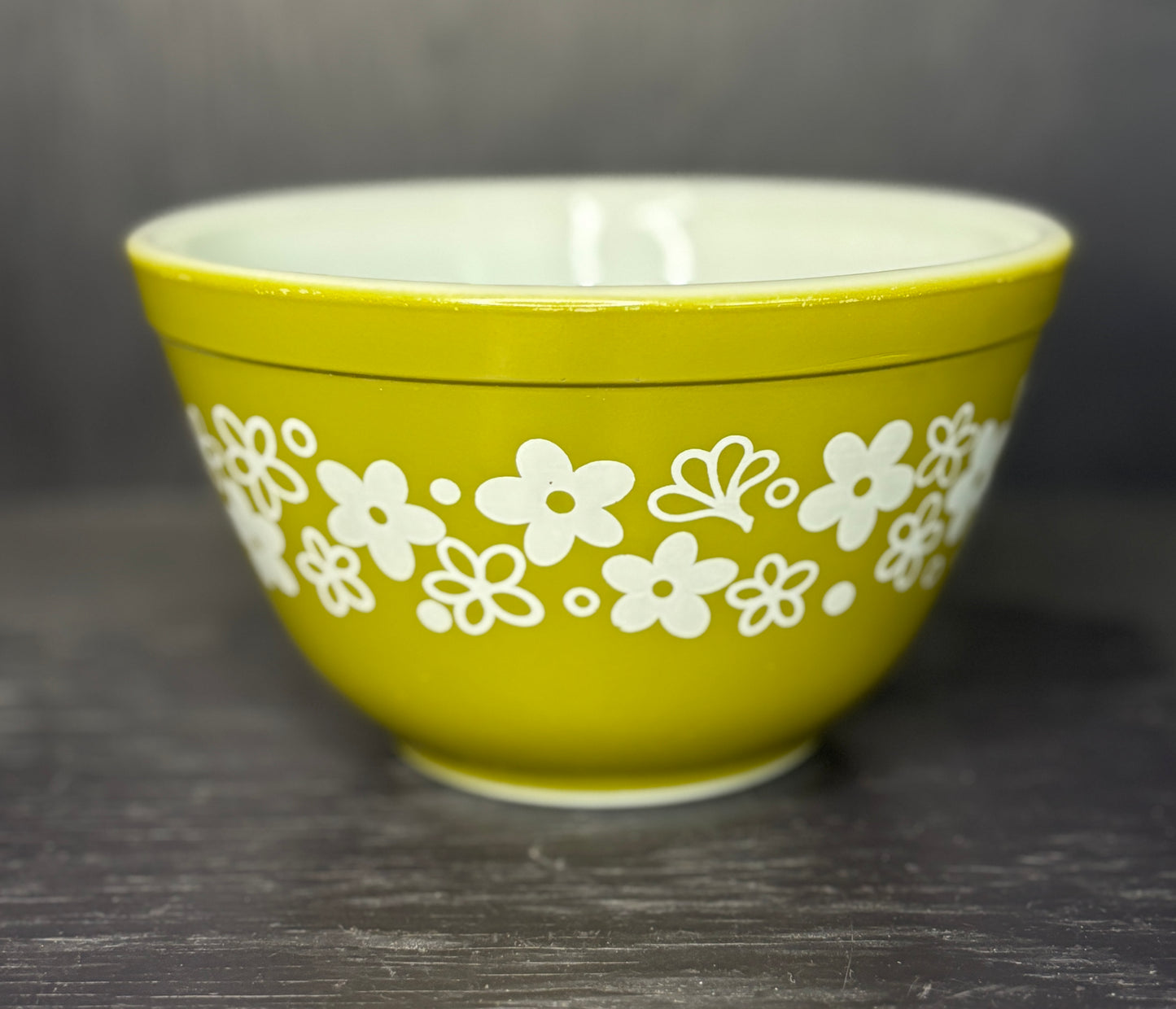Green Pyrex Spring Blossom Crazy Daisy 1.5 Pint Nesting Mixing Bowl