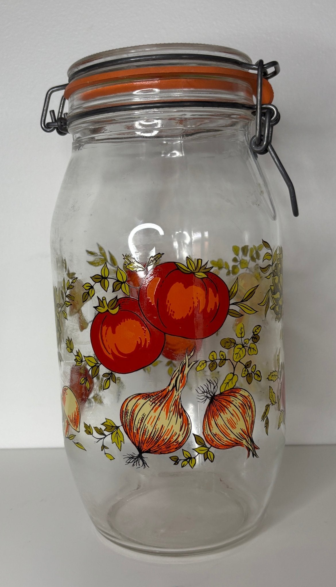 Arc France Mushroom Vegetable 2 Litre Glass Jar with images of mushrooms, onions and tomatoes