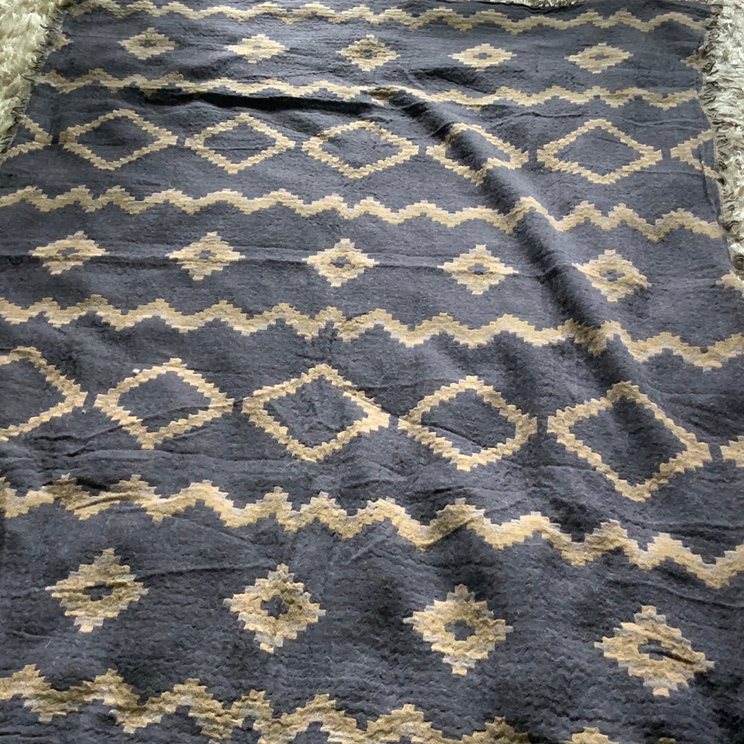 Aritzia Wilfred Diamond Pattern Wool Blanket Scarf