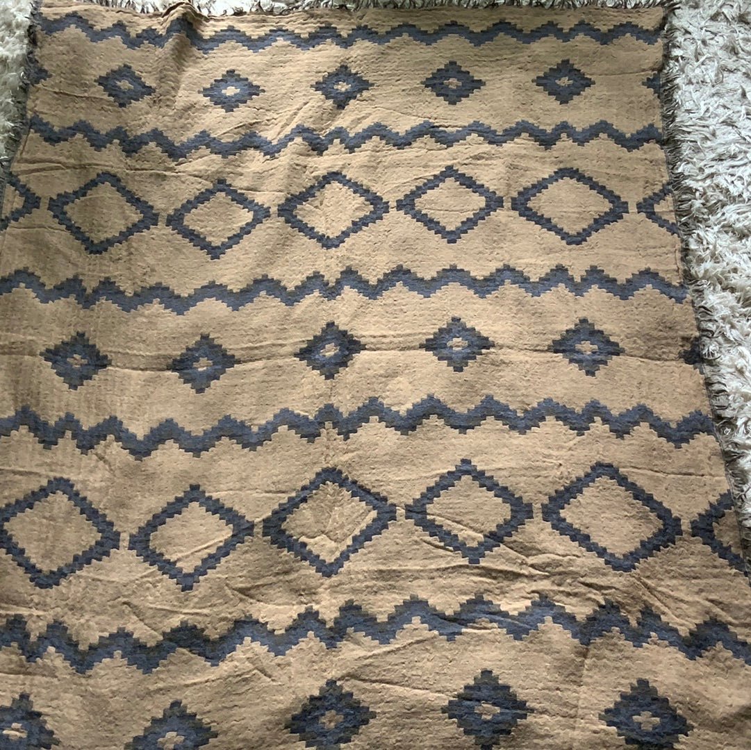 Aritzia Wilfred Diamond Pattern Wool Blanket Scarf