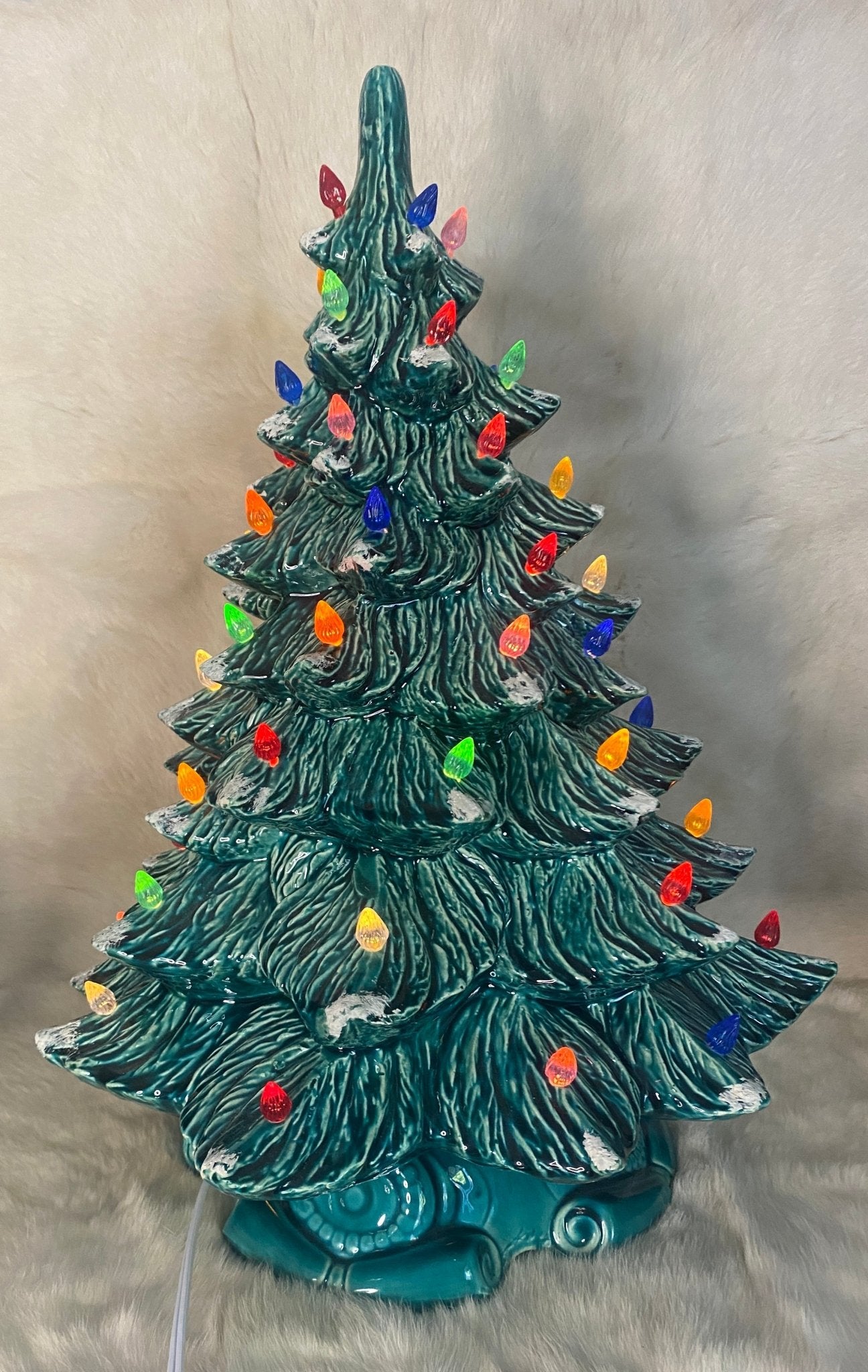 Atlantic Mold Ceramic Illuminated Christmas Tree
