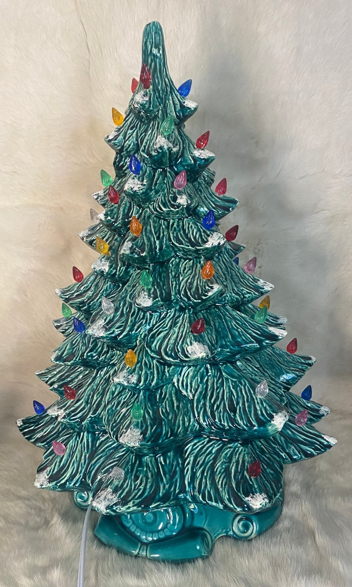 Atlantic Mold Ceramic Illuminated Christmas Tree