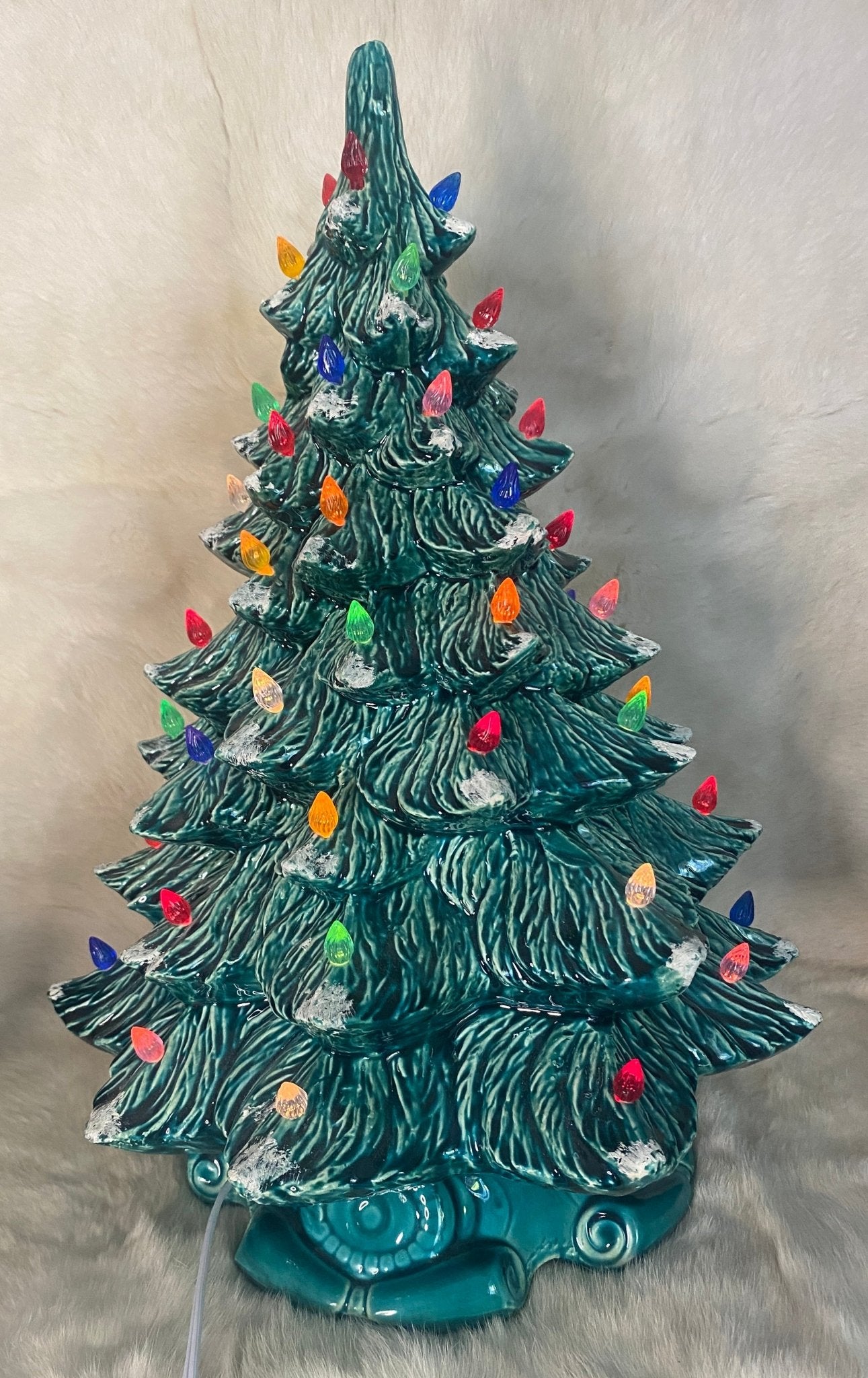Atlantic Mold Ceramic Illuminated Christmas Tree