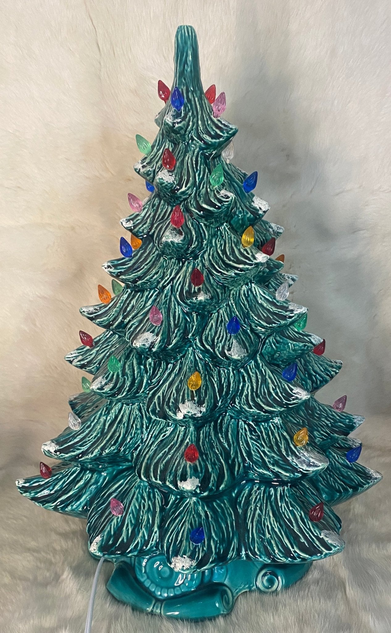 Atlantic Mold Ceramic Illuminated Christmas Tree