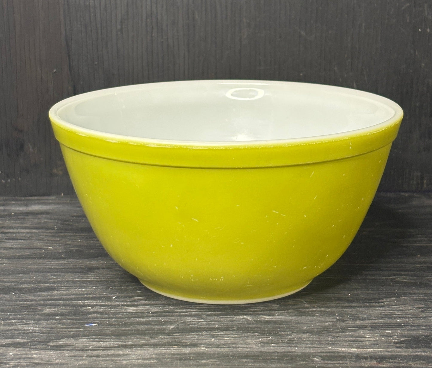 Avocado Green Pyrex 1.5 Quart Nesting Mixing Bowl