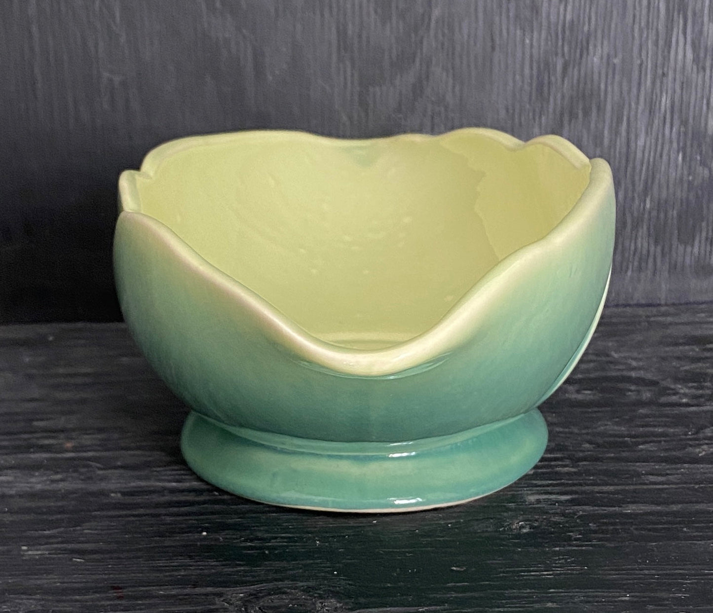 Beauceware Pottery 374 Green Leaf Theme Centrepiece Dish