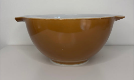Brown Pyrex 1.5 Pint Cinderella Mixing Bowl