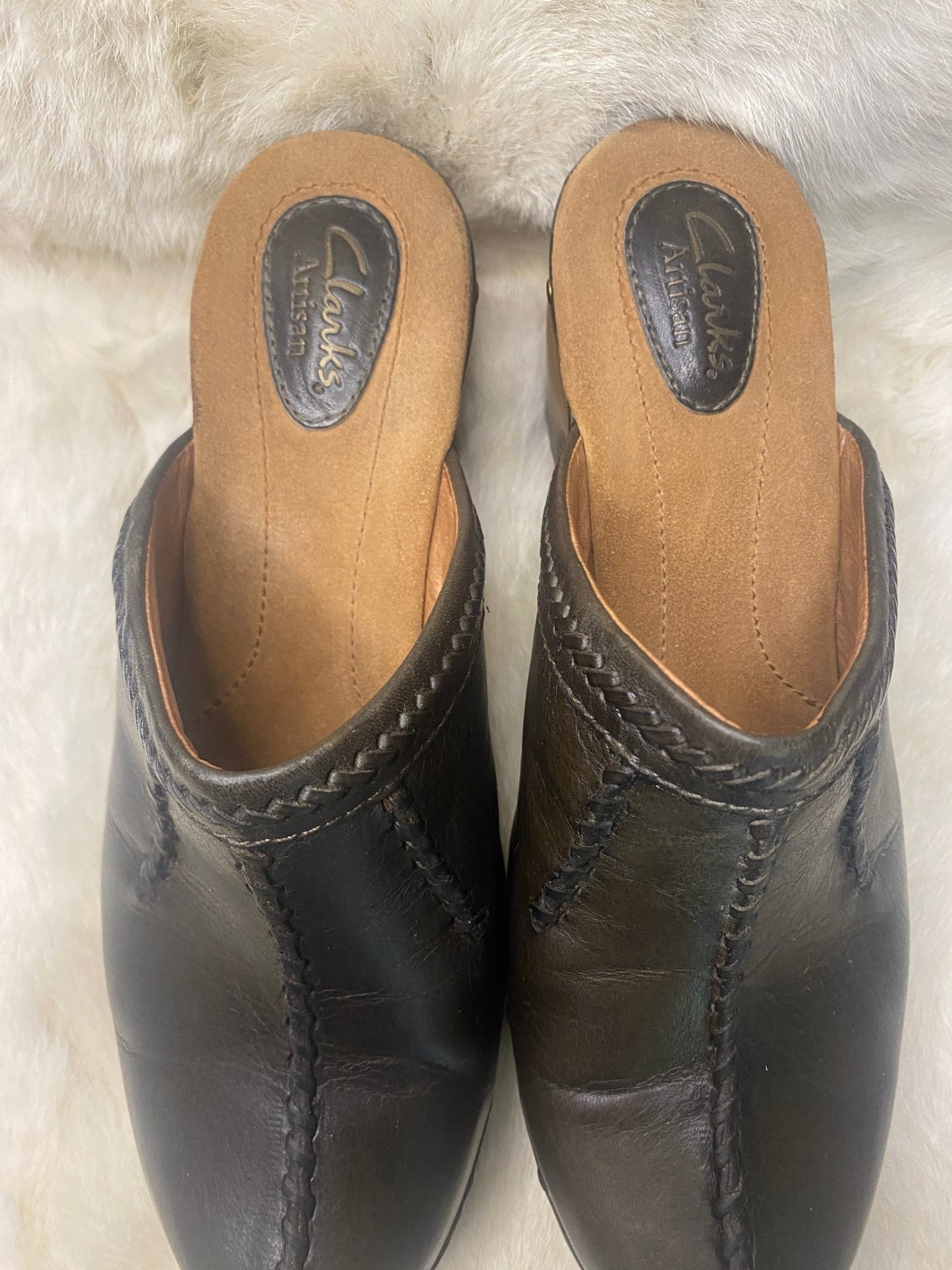 Clarks Artisan Brown Leather Women's Slip On Shoes Clogs