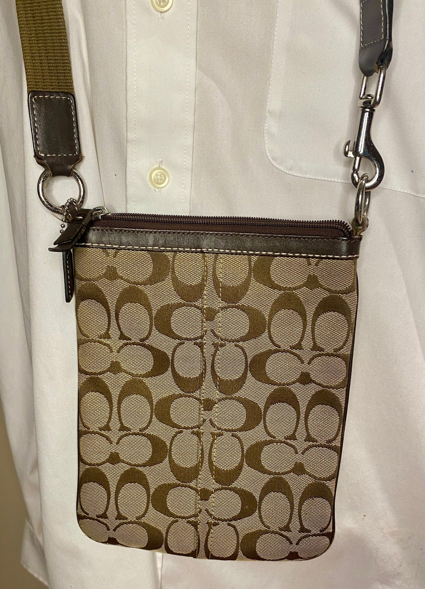 Coach Signature Swingpack Crossbody Purse B0767 - F06016