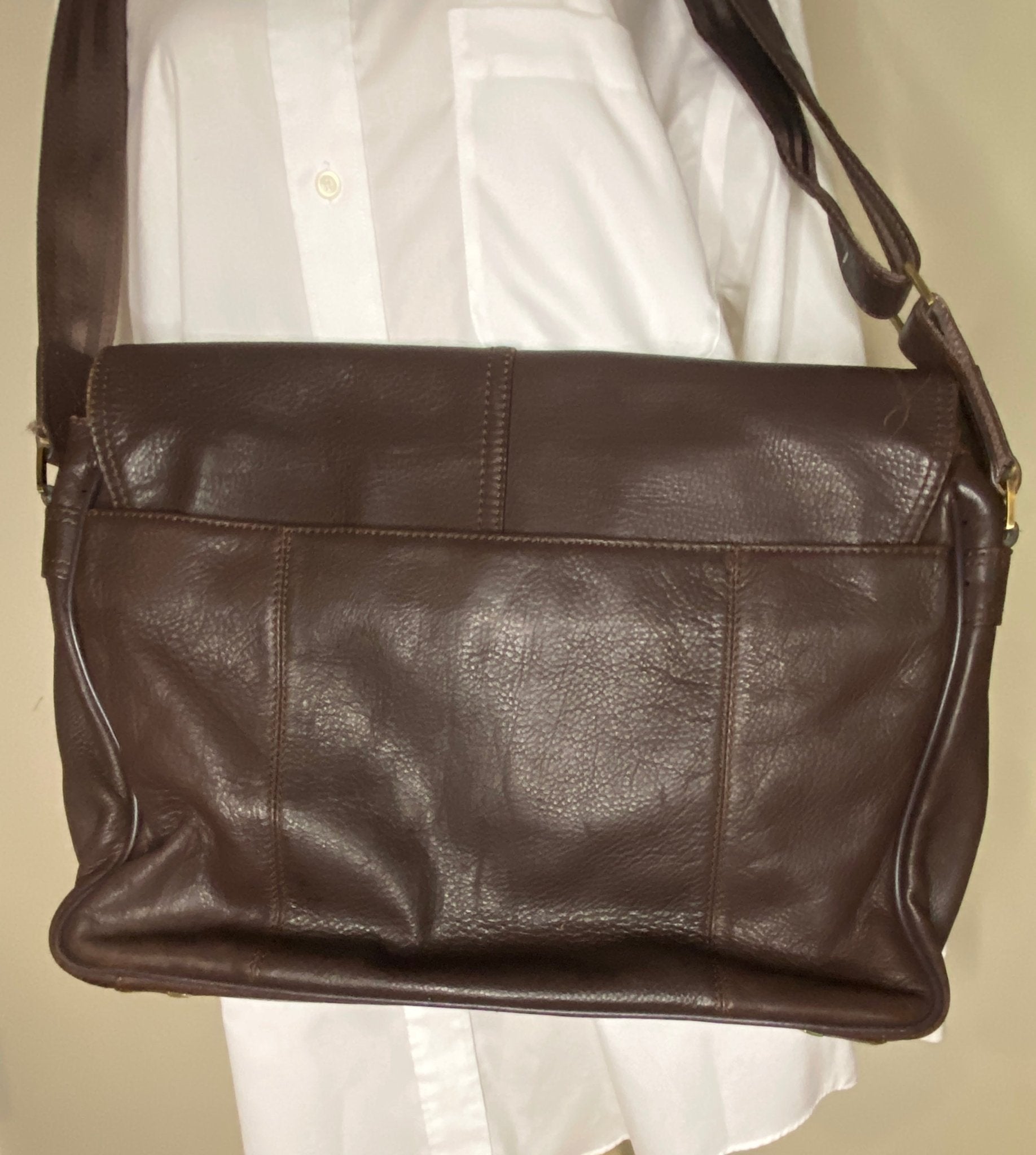 Danier Leather Brown Leather Messenger Bag Satchel