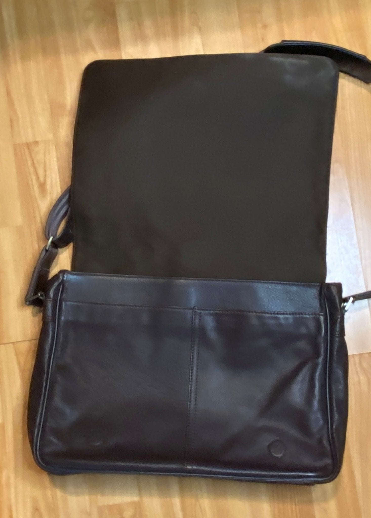 Danier Leather Brown Leather Messenger Bag