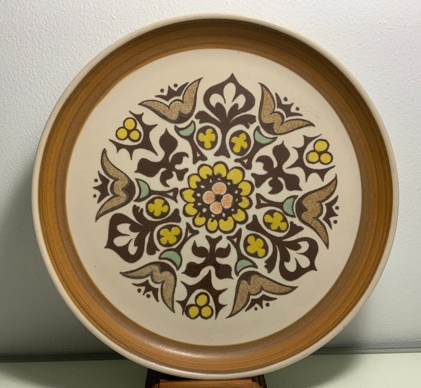 Denby Canterbury Dinner Plates - HLJ at HomeDenby Canterbury Dinner PlatesDinner PlateDenby