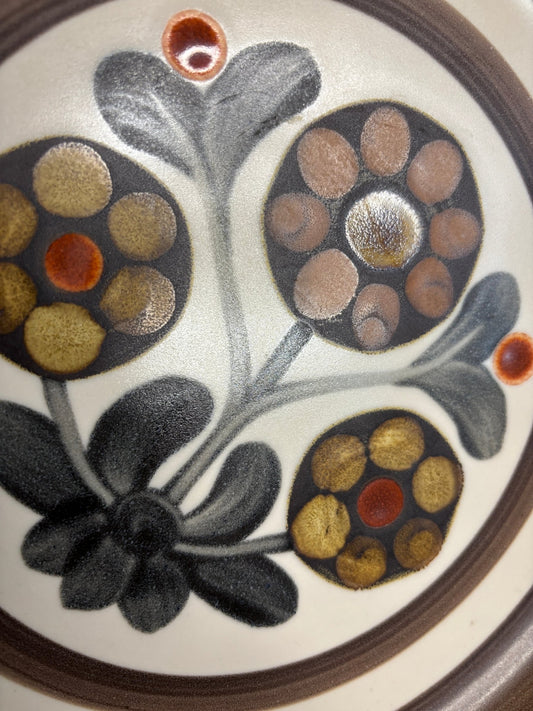 Denby Mayflower Dinner Plate with brown trim and flowers design