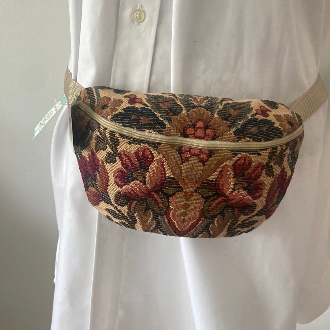 Emerald Woods Ventzia Vintage Fanny Pack