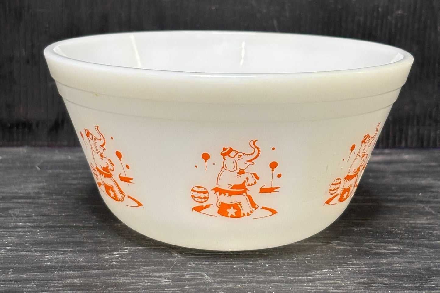 Federal Glass Circus Elephant Mixing Bowl