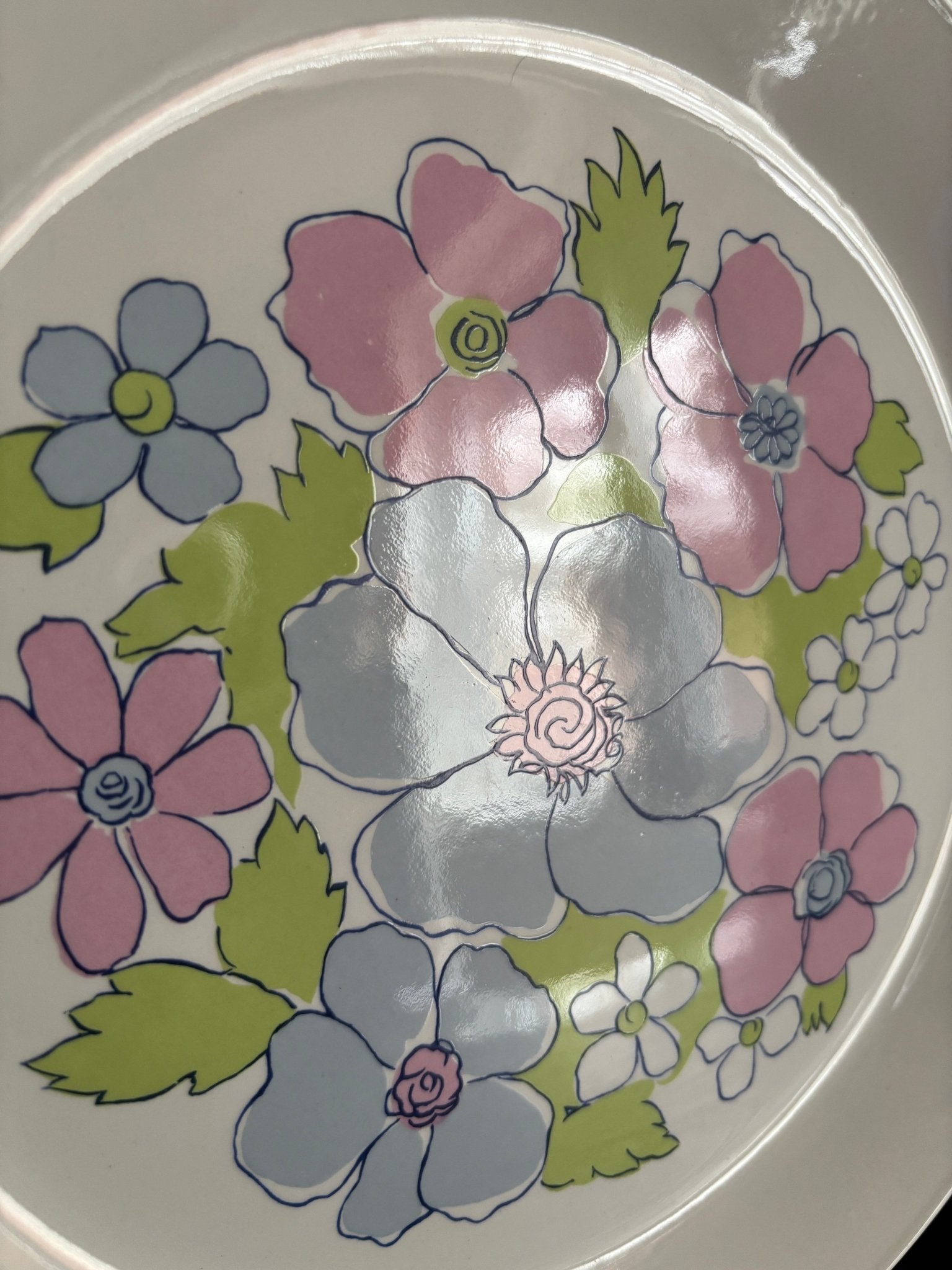 Johnson Brothers Snowhite Dinner Plate with pink and blue flower pattern