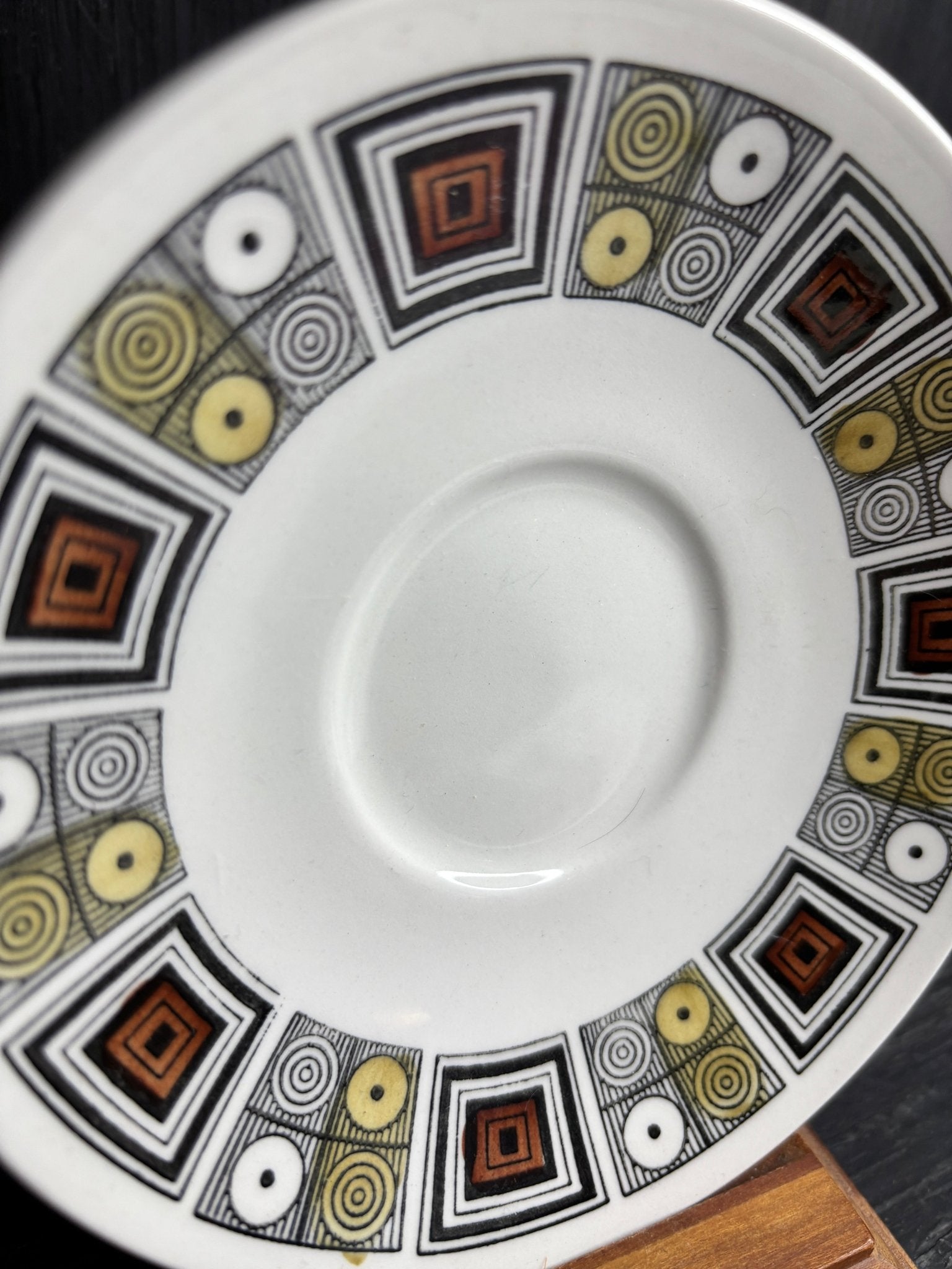 Kathie Winkle Broadhurst Ironstone Rushstone Saucers