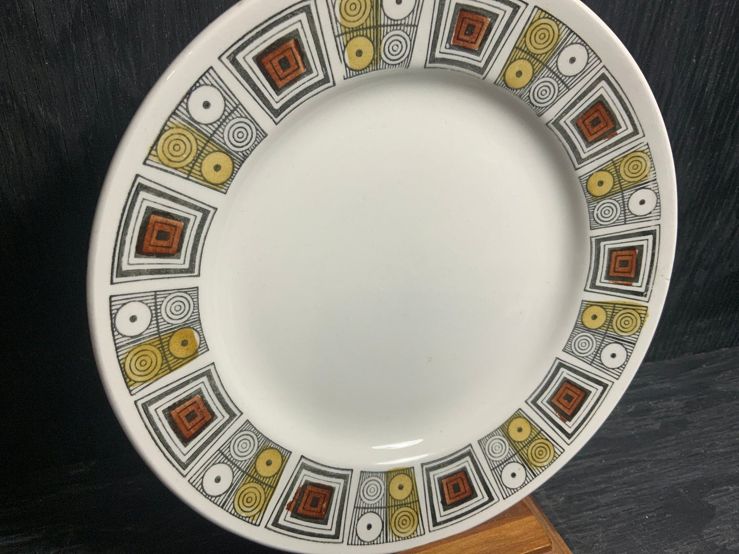 Kathie Winkle Broadhurst Ironstone Rushstone Plates