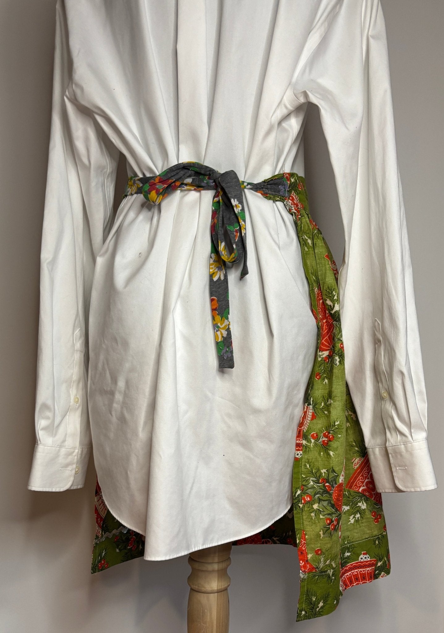 Retro Christmas Apron