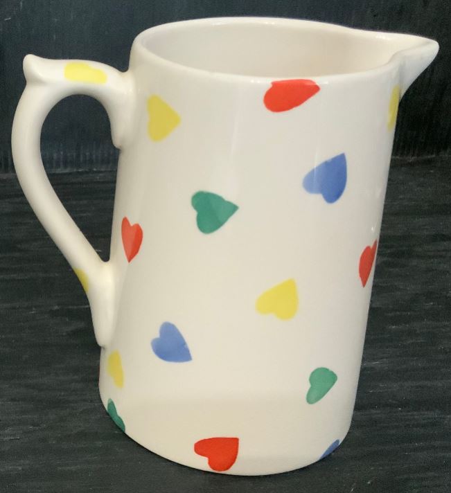 Creamer with heart design