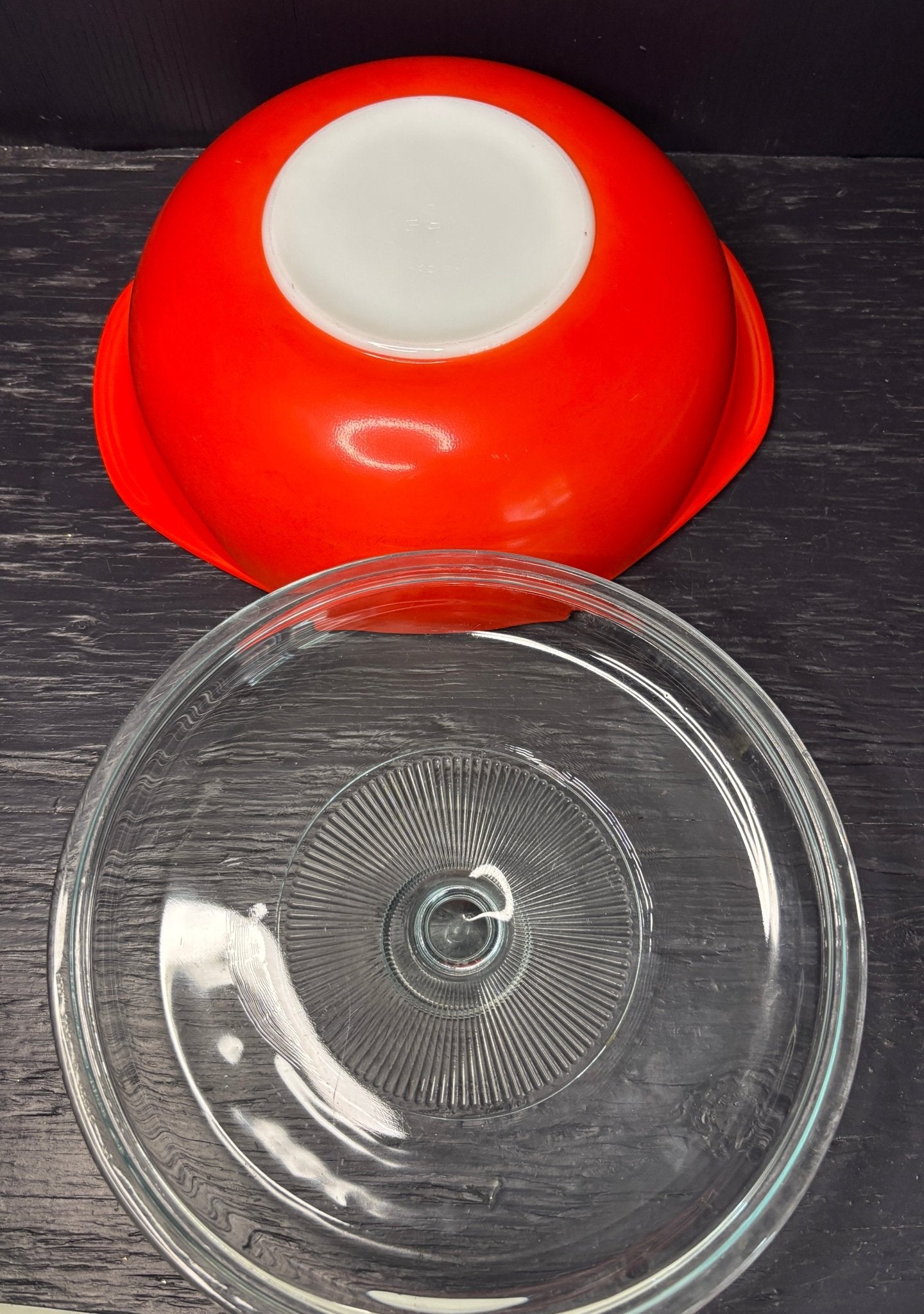 Orange Pyrex 2 Quart Round Casserole Dish With Lid