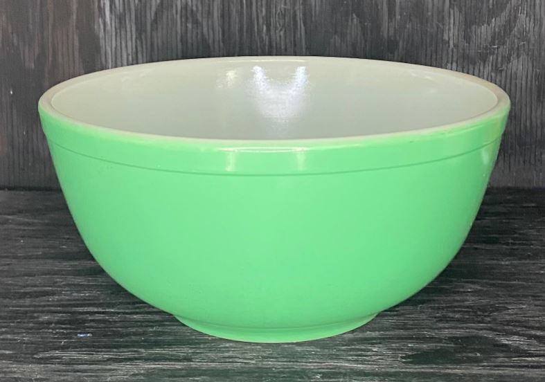 Pyrex 2.5 Quart Green Nesting Mixing Bowl
