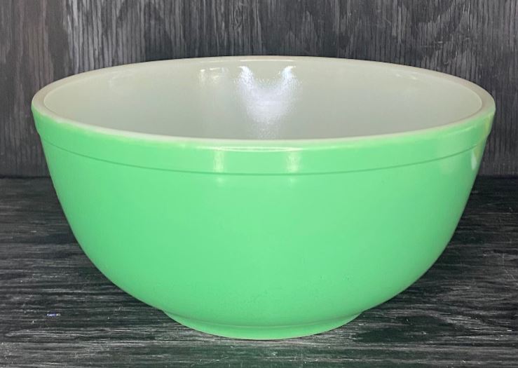 Pyrex 2.5 Quart Green Nesting Bowl