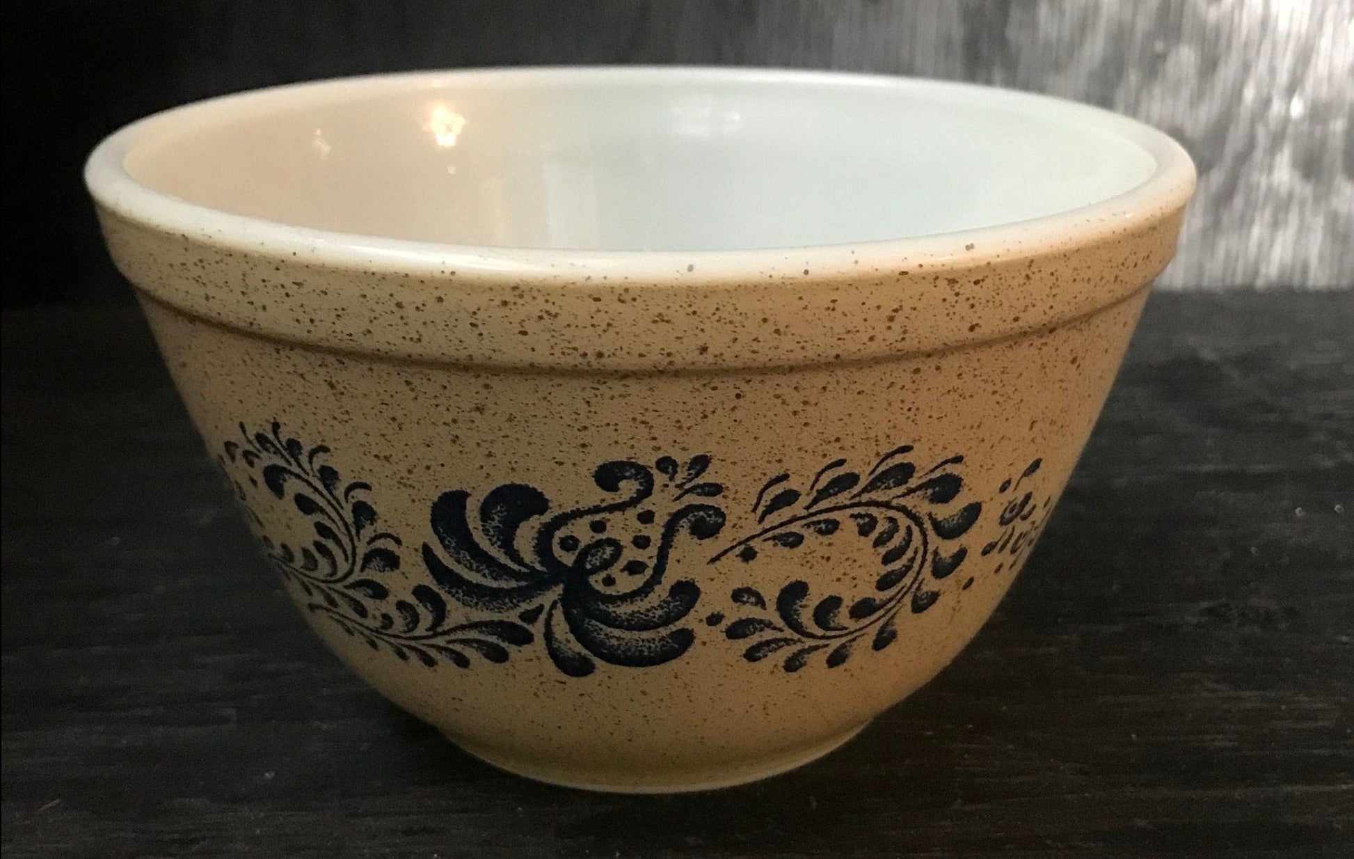 Pyrex Homestead Mixing Bowl