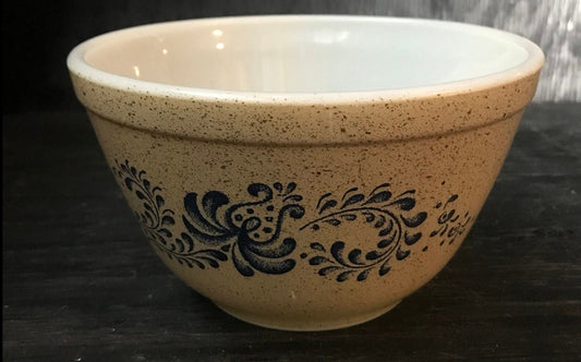 Pyrex Homestead 750ml Mixing Bowl