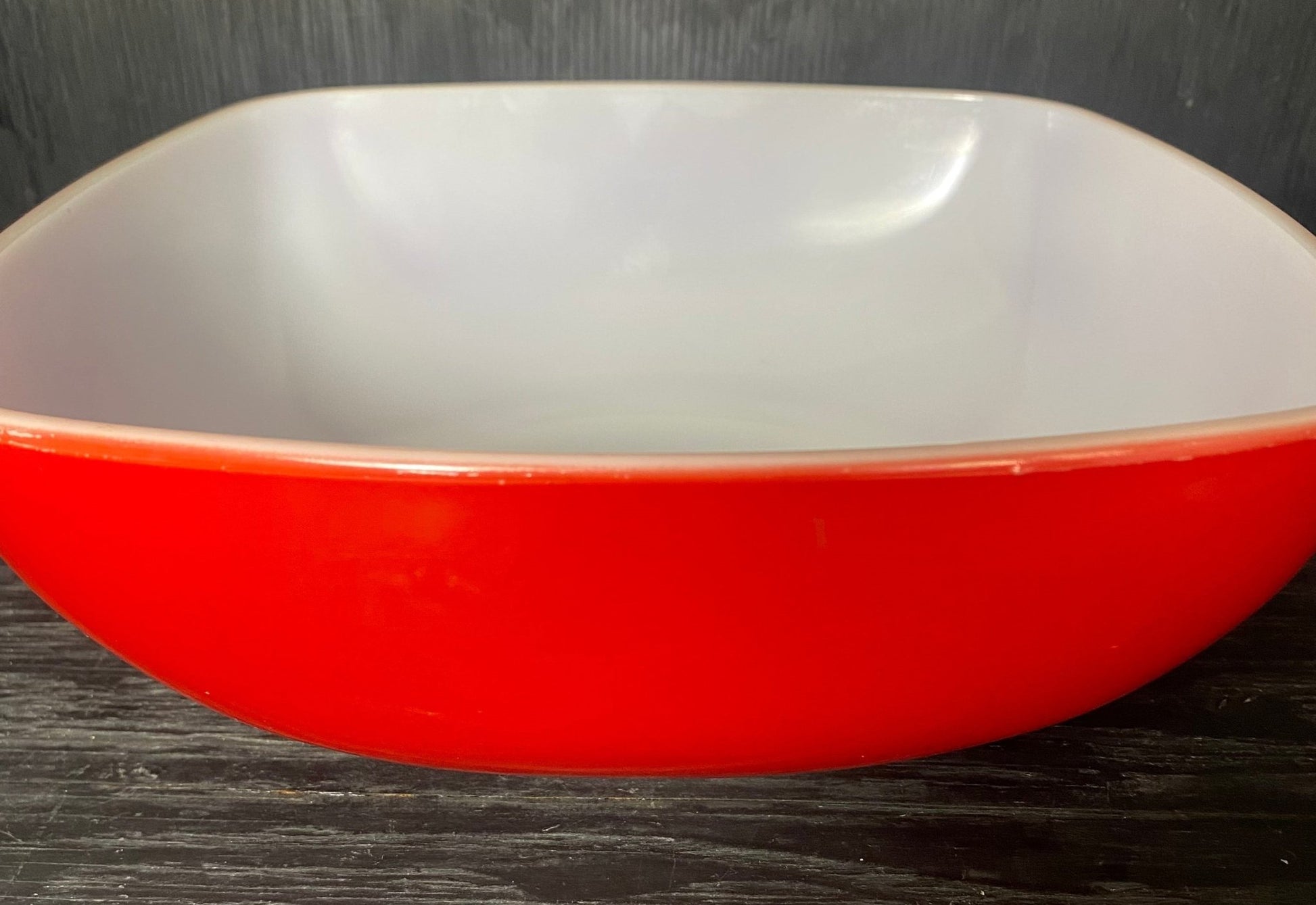Pyrex 525B 2.5 Quart Red Square Serving Mixing Bowl