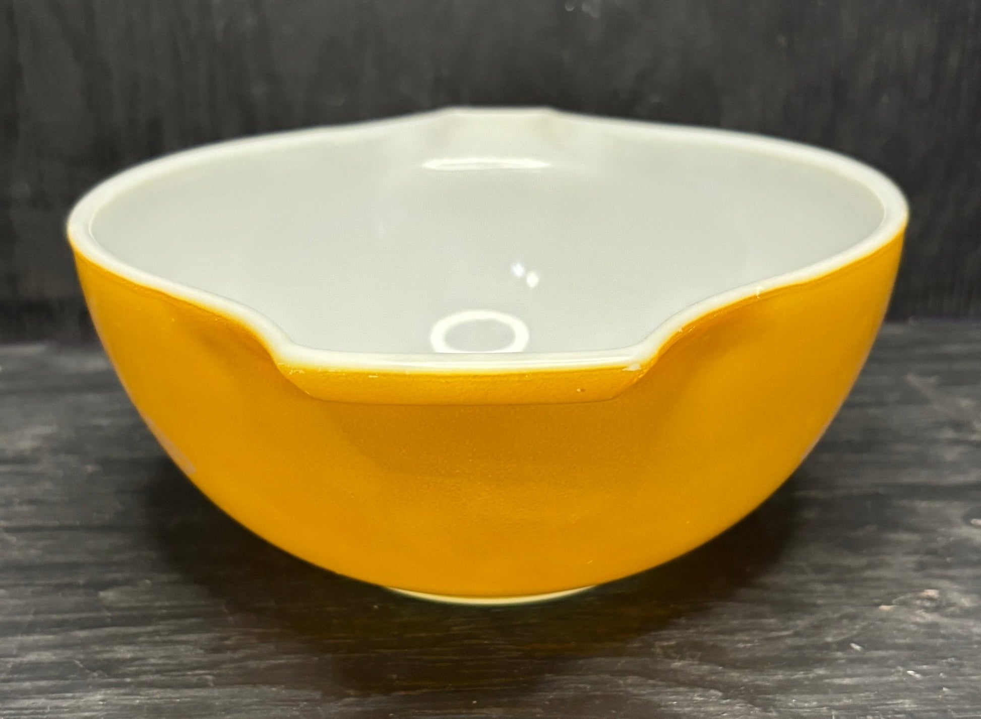 Pyrex Butterfly Gold 1.5 Quart Cinderella Mixing Bowl