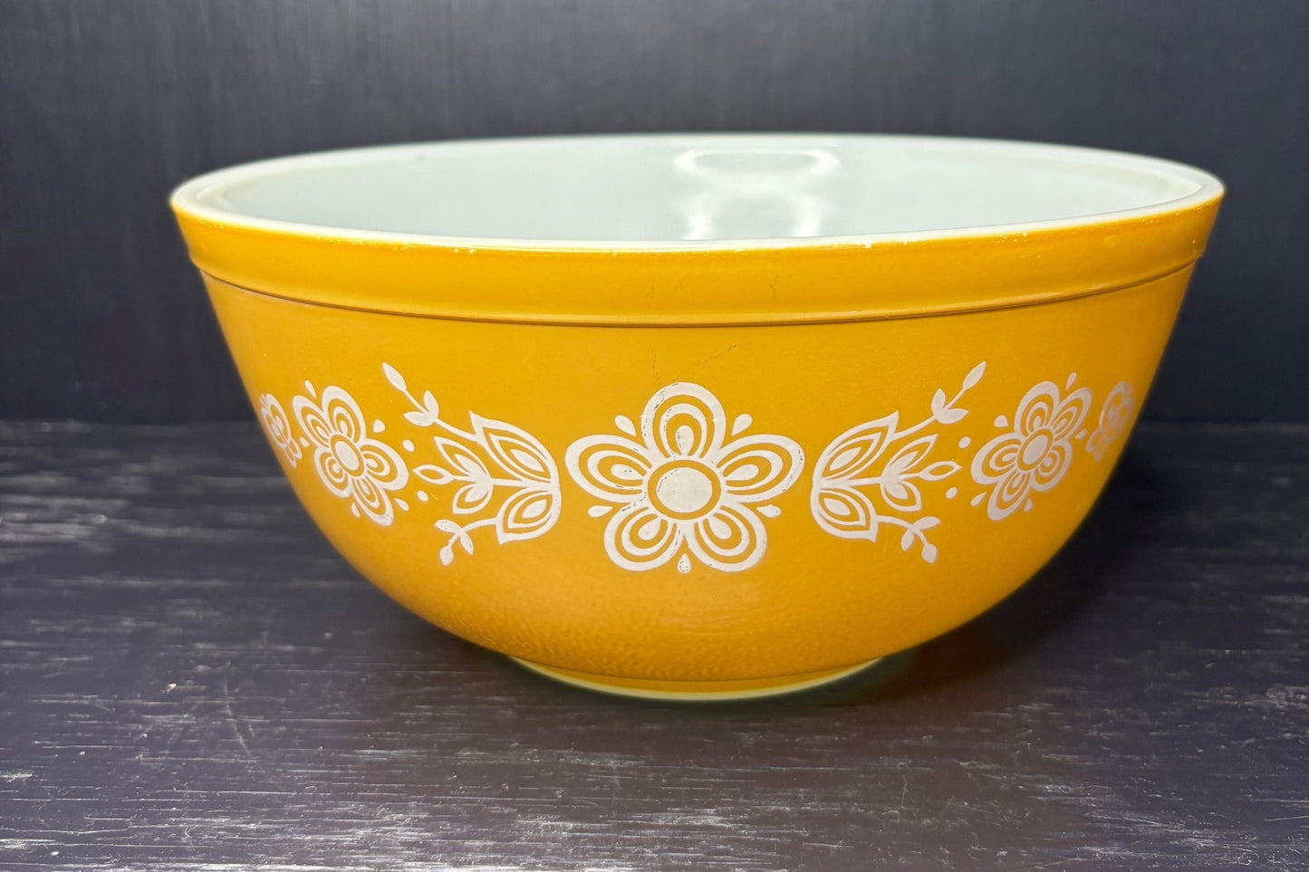 orange Pyrex Butterfly Gold 2.5 Quart Mixing Bowl with white butterflies