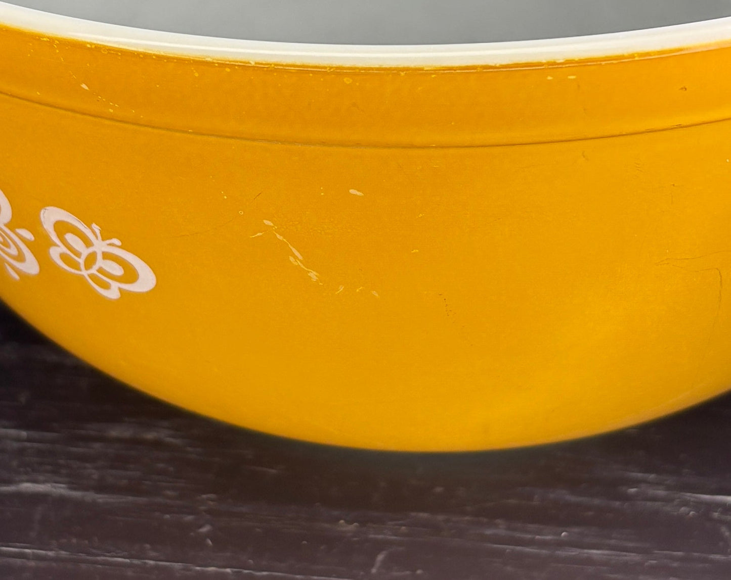 Pyrex Butterfly Gold 2.5 Quart Mixing Bowl 403