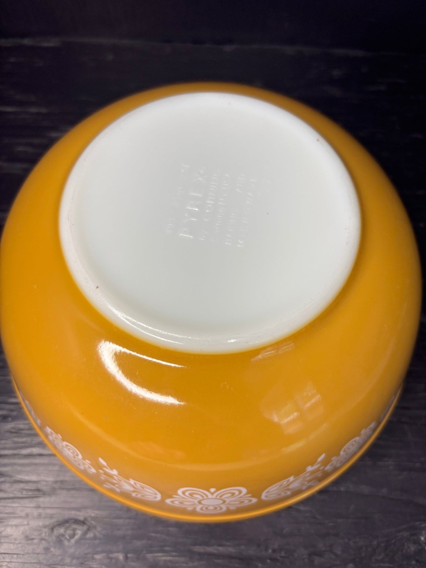 Pyrex Butterfly Gold 2.5 Quart Mixing Bowl 403