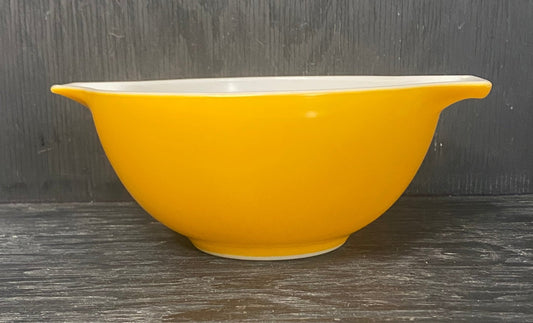 Pyrex Daisy Gold Orange 1.5 Quart Cinderella Mixing Bowl