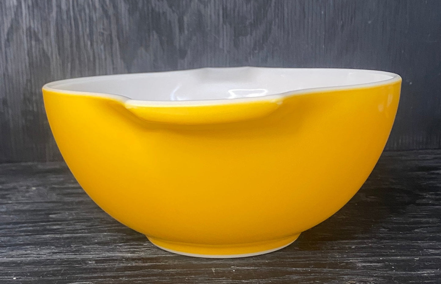 Pyrex Daisy Gold Orange 1.5 Quart Cinderella Mixing Bowl