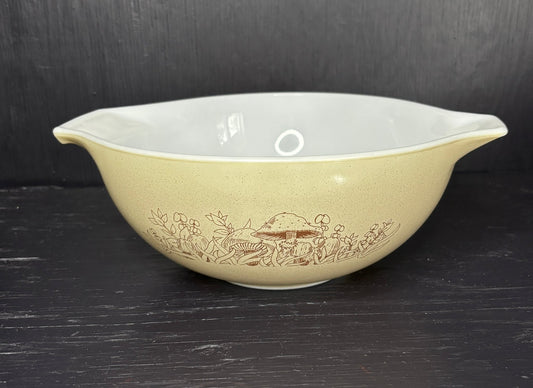 Pyrex Forest Fancies 2.5 Quart Cinderella Mixing Bowl