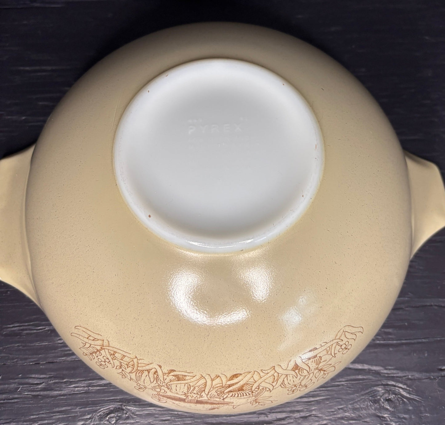 Pyrex Forest Fancies 4 Quart Cinderella Mixing Bowl that is beige with mushroom designs