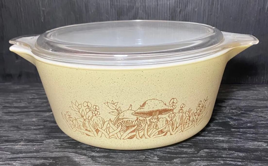 Pyrex Forest Fancies Mushroom Casserole Dish