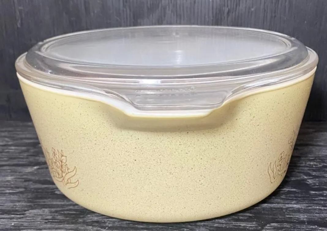 Pyrex Forest Fancies Mushroom 2.5 Quart Casserole Dish