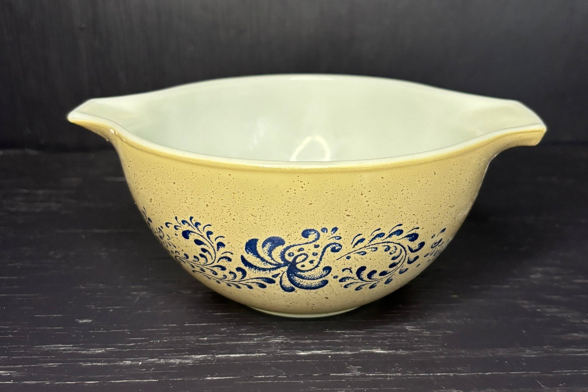 Pyrex Homestead 750ml Cinderella Mixing Bowl