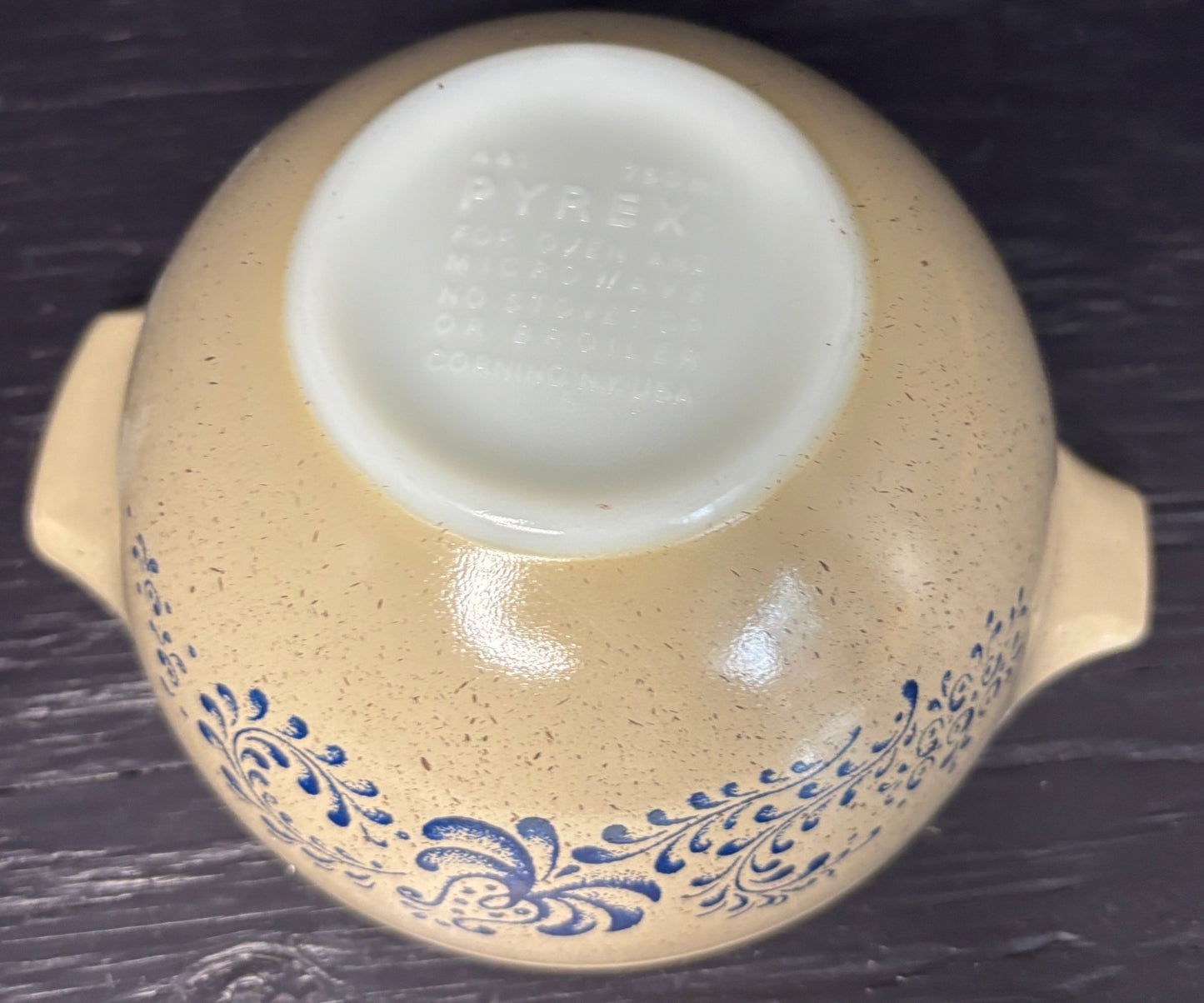beige Pyrex Homestead 750ml Cinderella Mixing Bowl with blue flower design