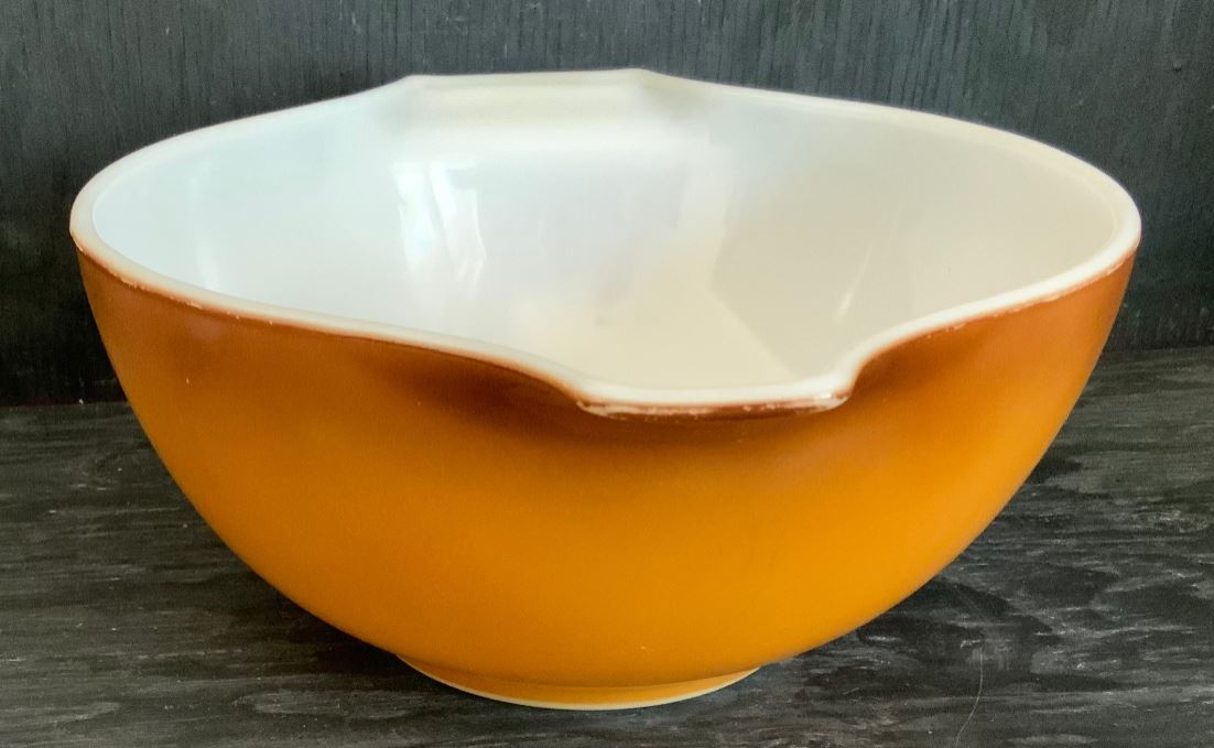 orange pyrex bowl