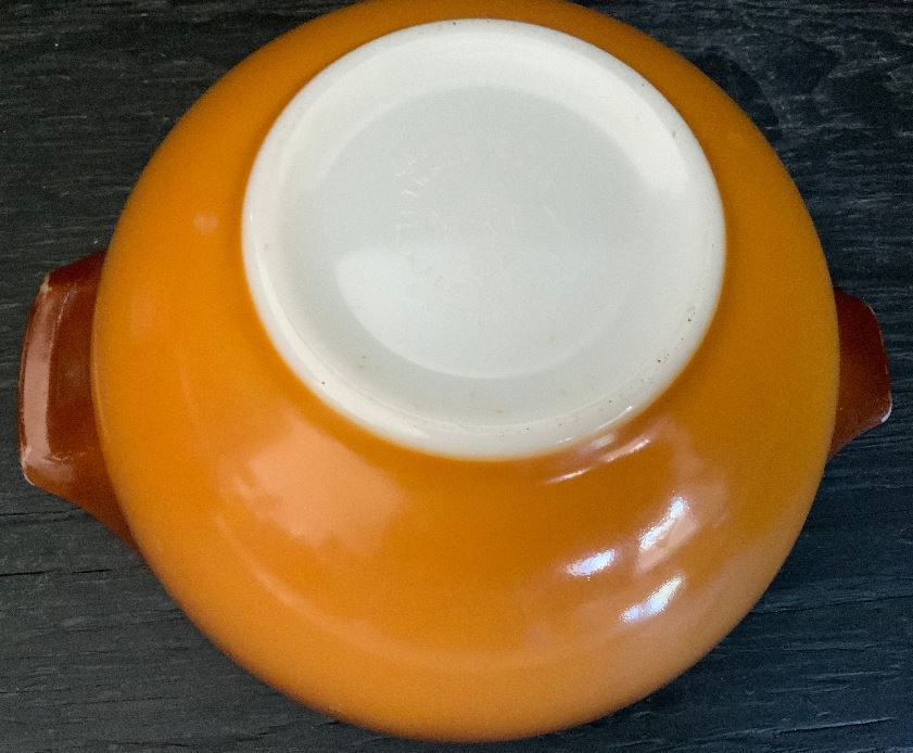 Pyrex Old Orchard 1.5 QT Cinderella Mixing Bowl 442